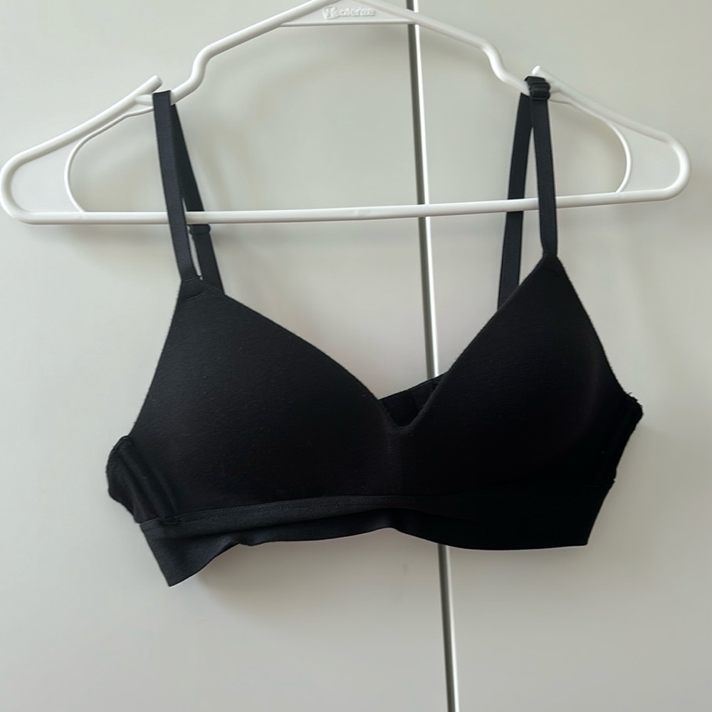 Women’s Victoria secret pink bra size 32B